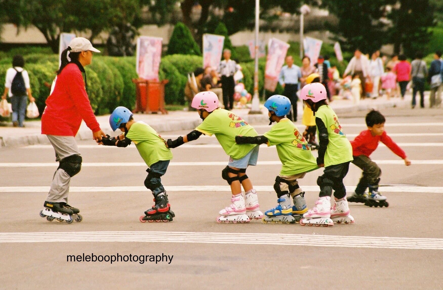 Young rollerbladers in Taipei